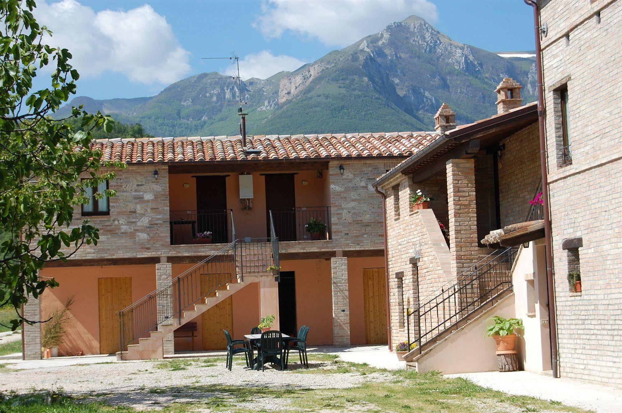 Antica Dimora Guest House Sarnano Exterior photo